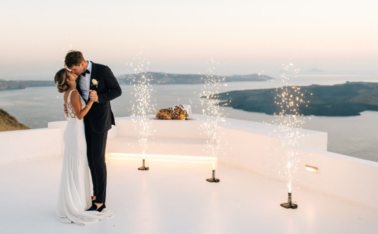 How to find the right wedding Planner in Santorini-DW Events
